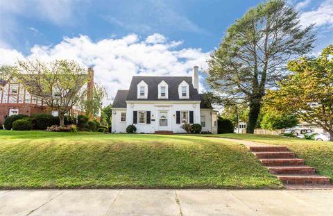 303 Crompton Rd, Waynesboro, VA 22980 photo 2