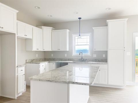 14 Mcilwee Ln, Staunton, VA 24401 photo 3