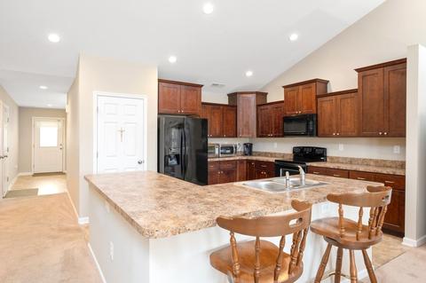 63 Upland Ct, Stuarts Draft, VA 24477 photo 2