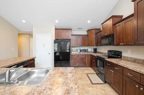 63 Upland Ct, Stuarts Draft, VA 24477 photo 3