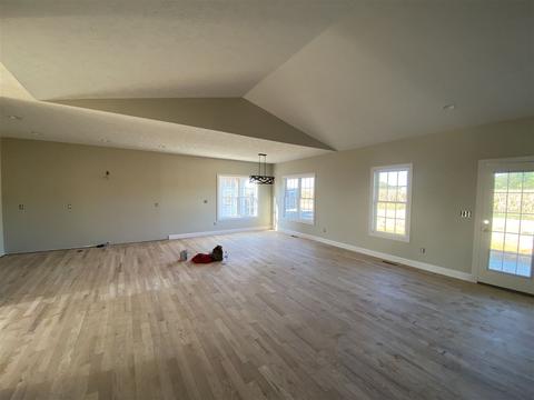 157 Stone Dr, Stuarts Draft, VA 24477 photo 4