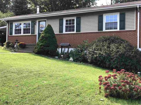 312 Commodore St, Staunton, VA 24401 photo 2