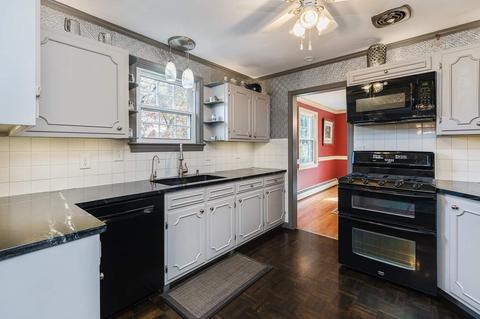 637 Pine Ave, Waynesboro, VA 22980 photo 2