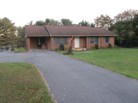83 Overlook Ave, Mount Sidney, VA 24467 photo 2