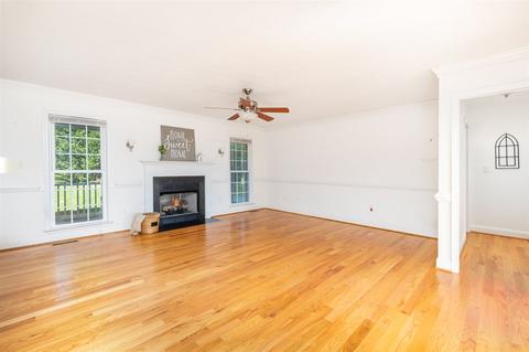 74 Meriwether Cir, Stuarts Draft, VA 24477 photo 12