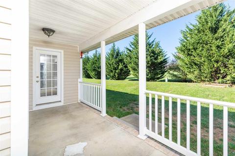 74 Meriwether Cir, Stuarts Draft, VA 24477 photo 6