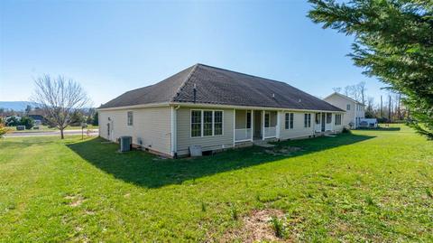 74 Meriwether Cir, Stuarts Draft, VA 24477 photo 3