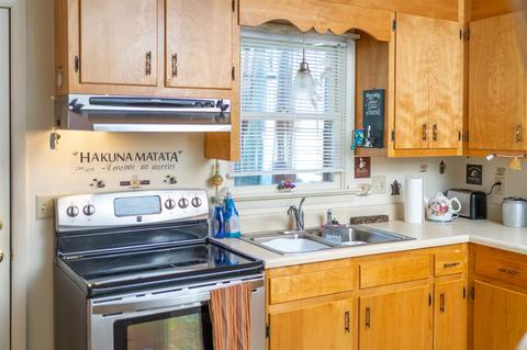 208 Cambridge Dr, Stuarts Draft, VA 24477 photo 10