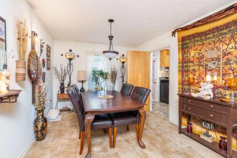 208 Cambridge Dr, Stuarts Draft, VA 24477 photo 5