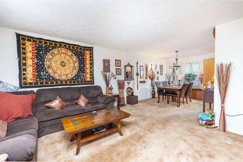 208 Cambridge Dr, Stuarts Draft, VA 24477 photo 4