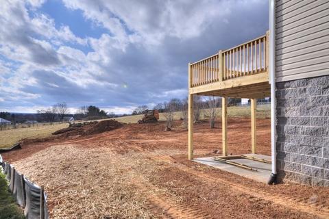 17 Willard Ct, Stuarts Draft, VA 24477 photo 26