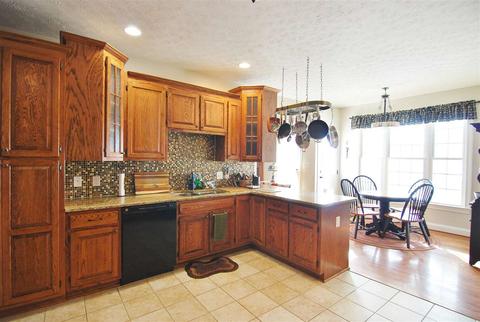 14 Old Oak Dr, Stuarts Draft, VA 24477 photo 8