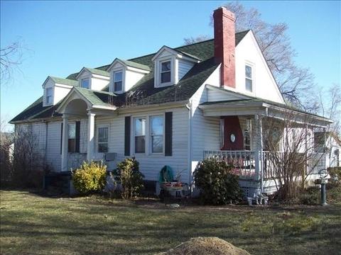 584 Draft Ave, Stuarts Draft, VA 24477 photo 1