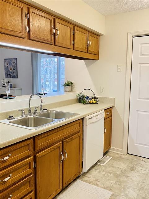 128 Falling Rock Dr, Stuarts Draft, VA 24477 photo 14