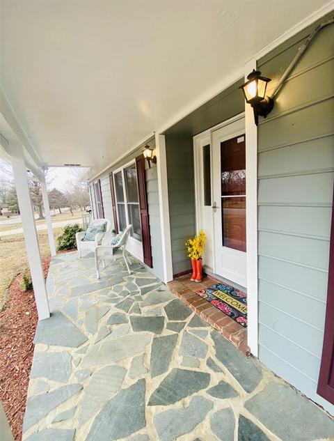 128 Falling Rock Dr, Stuarts Draft, VA 24477 photo 4