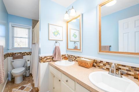 2216 Davis Rd, Waynesboro, VA 22980 photo 5