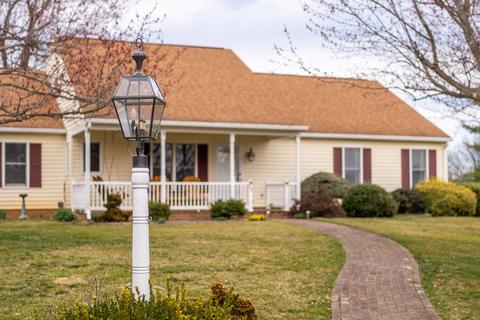 39 Windermere Rd, Stuarts Draft, VA 24477 photo 1