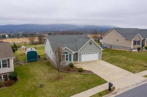 18 Upland Ct, Stuarts Draft, VA 24477 photo 4