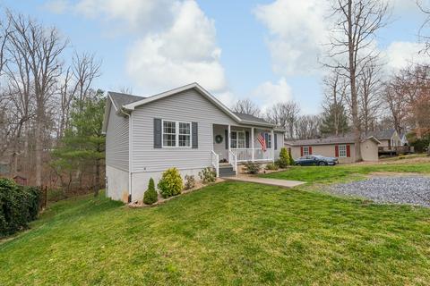 220 Dodge St, Stuarts Draft, VA 24477 photo 3
