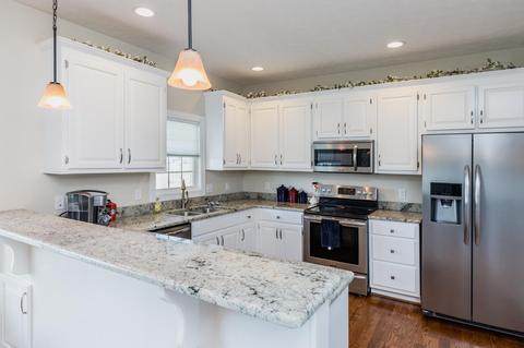 35 Marble Dr, Stuarts Draft, VA 24477 photo 2