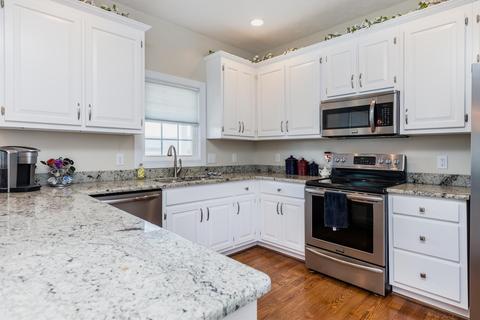 35 Marble Dr, Stuarts Draft, VA 24477 photo 11