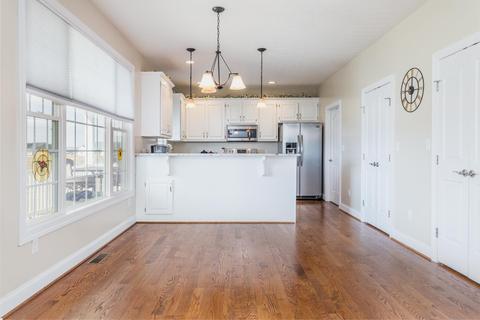 35 Marble Dr, Stuarts Draft, VA 24477 photo 3