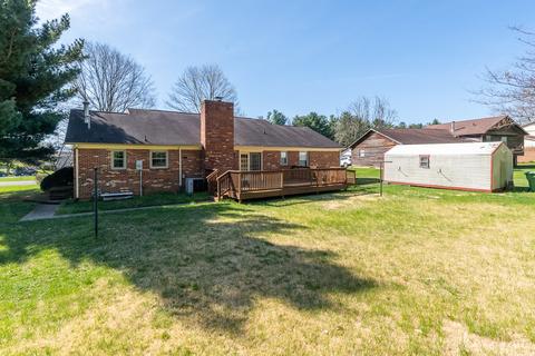 180 Cambridge Dr, Stuarts Draft, VA 24477 photo 4