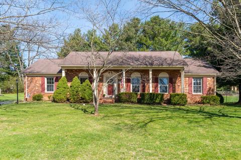 180 Cambridge Dr, Stuarts Draft, VA 24477 photo 1