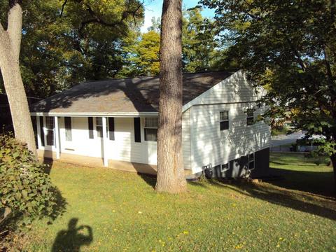 125 Peyton St, Staunton, VA 24401 photo 2