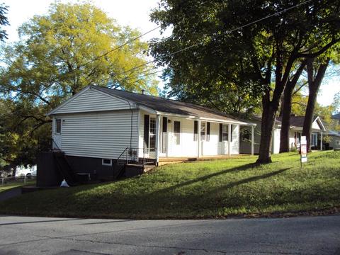 125 Peyton St, Staunton, VA 24401 photo 3