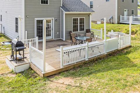 99 Lofty Cir, Stuarts Draft, VA 24477 photo 8