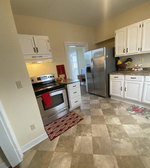 116 E Hampton St, Staunton, VA 24401 photo 3