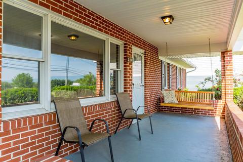 220 E Springbrook Rd, Broadway, VA 22815 photo 6