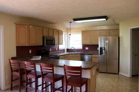 47 Ashley Dr, Stuarts Draft, VA 24477 photo 8