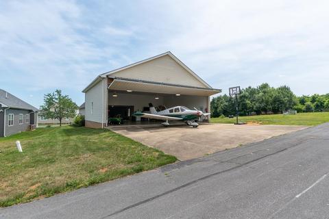 75 Lockheed Blvd, Waynesboro, VA 22980 photo 8