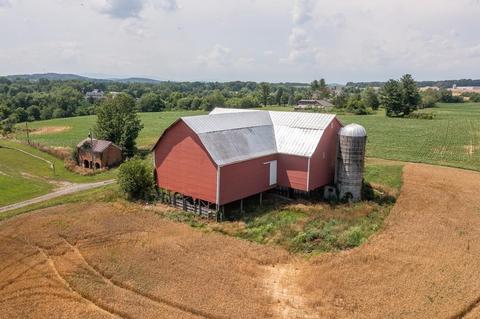 292 Wayne Ave, Stuarts Draft, VA 24477 photo 4