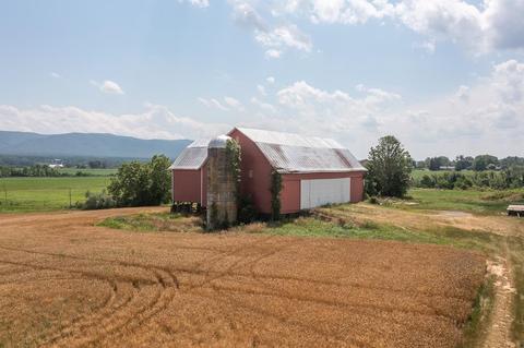 292 Wayne Ave, Stuarts Draft, VA 24477 photo 2
