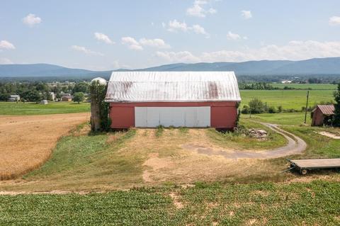 292 Wayne Ave, Stuarts Draft, VA 24477 photo 3