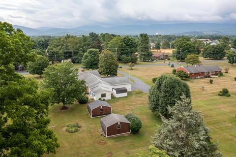 3014 Hampton Dr, Waynesboro, VA 22980 photo 4