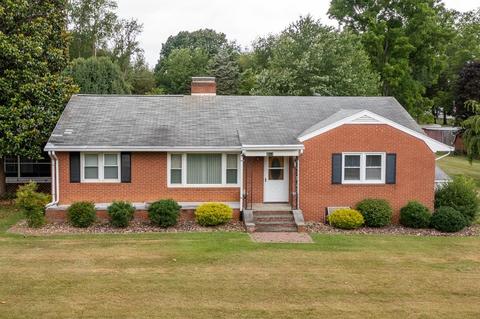 3014 Hampton Dr, Waynesboro, VA 22980 photo 12