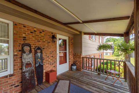 19 Brighton Ct, Stuarts Draft, VA 24477 photo 6