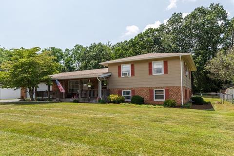 19 Brighton Ct, Stuarts Draft, VA 24477 photo 3