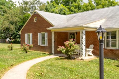 2055 Raphine Rd, Raphine, VA 24472 photo 1