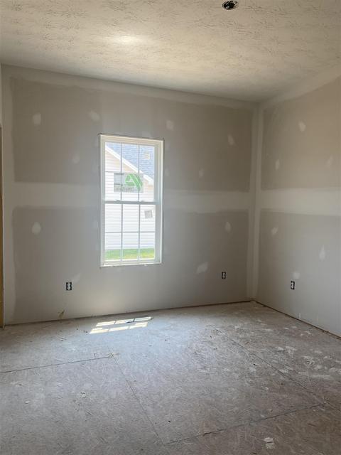 133 Stone Dr, Stuarts Draft, VA 24477 photo 6
