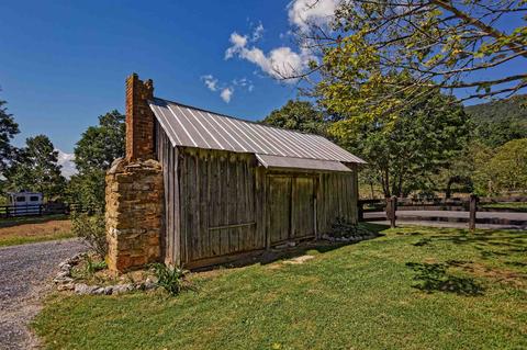 112 Walkers Creek Rd, Middlebrook, VA 24459 photo 13