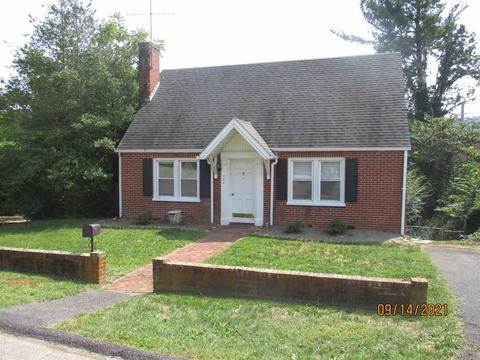 744 Pine Ave, Waynesboro, VA 22980 photo 1