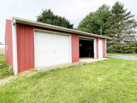 836 Fox Rd, Fairfield, VA 24435 photo 2