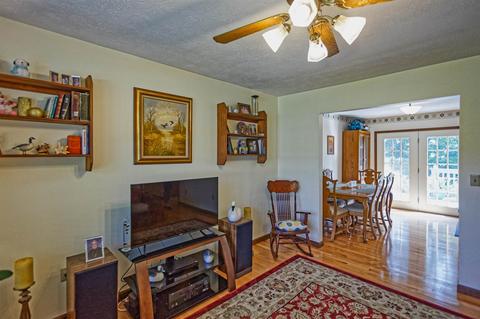 211 Cambridge Dr, Stuarts Draft, VA 24477 photo 7