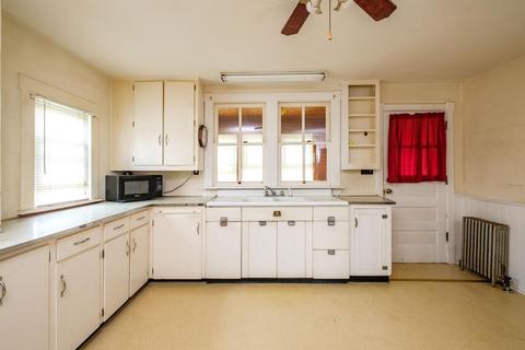 159 E Lee St, Broadway, VA 22815 photo 3