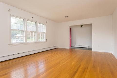 231 Cambridge Dr, Stuarts Draft, VA 24477 photo 5